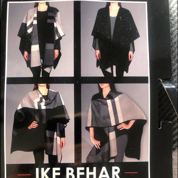 Ike Behar women’s Reversible Fashion Wrap - Picture 4 of 4